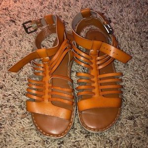american eagle sandals